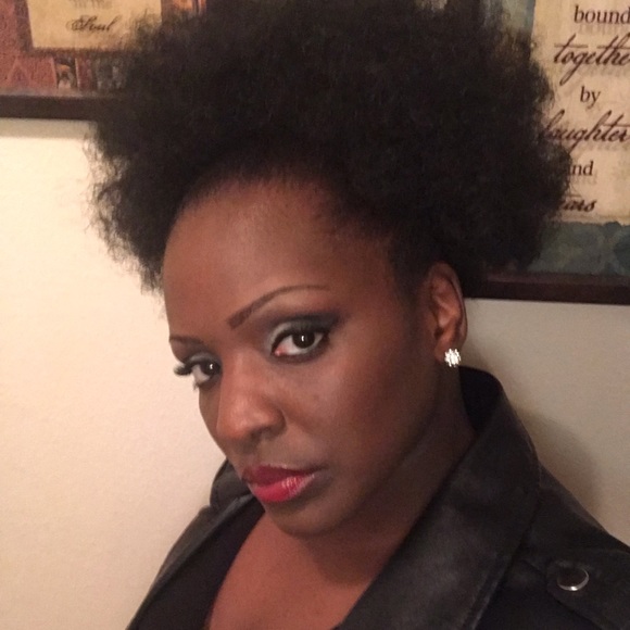 Profile Picture of Halena Jennings (@halenajennings) on Poshmark