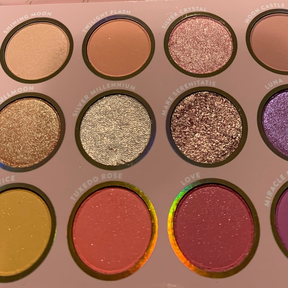 Profile Picture of Krystal Maxwell (@k_maxxwell) on Poshmark