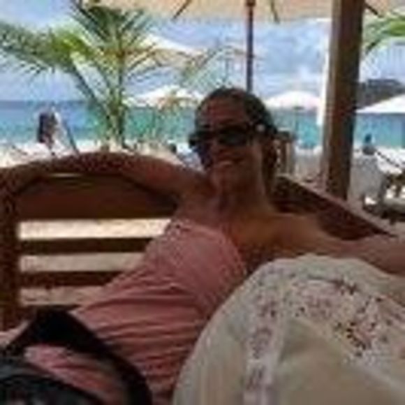 Profile Picture of Stephanie Blake rosenfarb (@sjfarb) on Poshmark