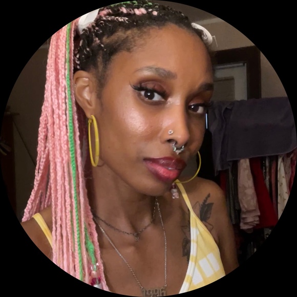Profile Picture of Nayomi Raysor (@ii_mcmxcvi) on Poshmark