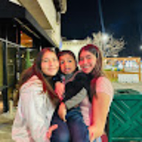 Profile Picture of Gaby Rivera (@gabyrivera594) on Poshmark