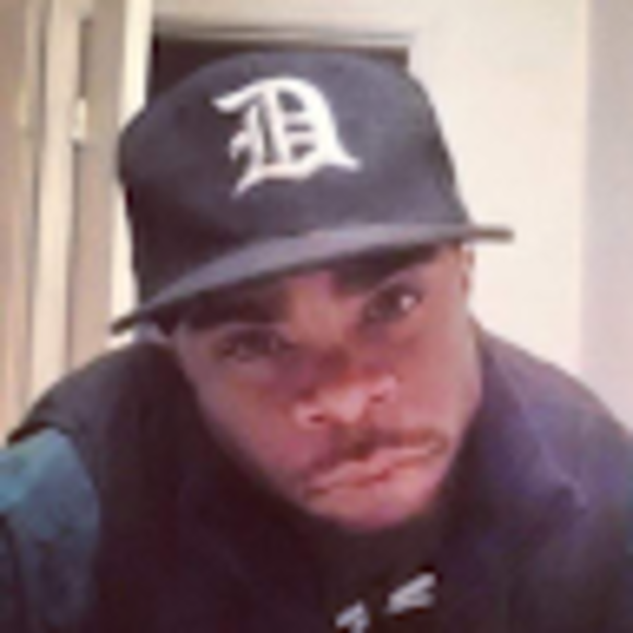 Profile Picture of Damon Heath (@heathdamon02) on Poshmark