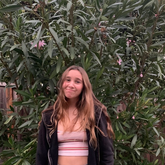 Profile Picture of Ava Yarbrough (@aryarbrough) on Poshmark