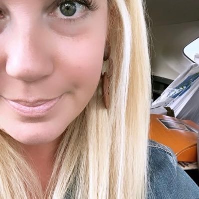 Profile Picture of Megan Powell (@MegNBrews) on Twitter