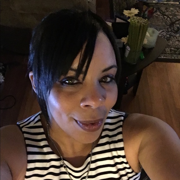 Profile Picture of Monica Nauss (@monicanauss) on Poshmark