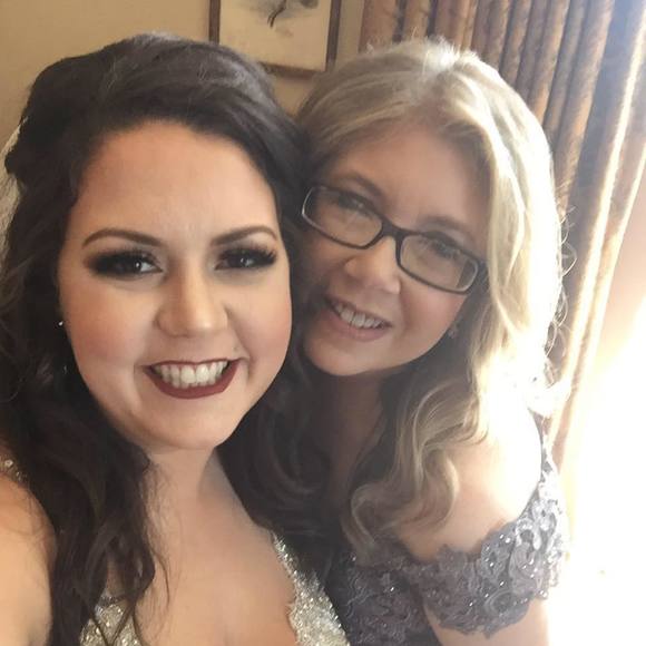 Profile Picture of Lisa Carrone (@lcarrone) on Poshmark