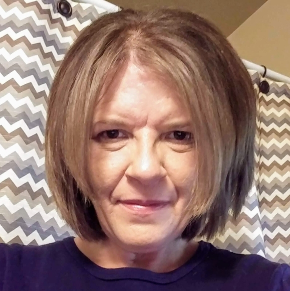 Profile Picture of Carreen Mccormick (@carreenm) on Poshmark