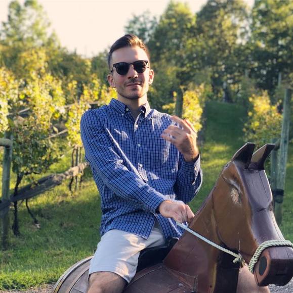 Profile Picture of Andrew Titus (@atitus28) on Poshmark