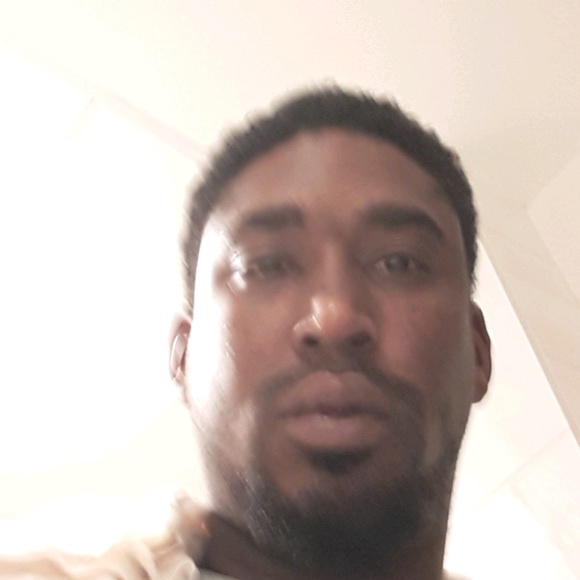 Profile Picture of Taft Wilson (@taftwilson) on Poshmark