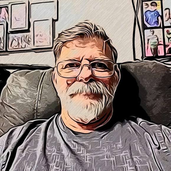 Profile Picture of Steve Hardecker (@stevenflhomes) on Poshmark