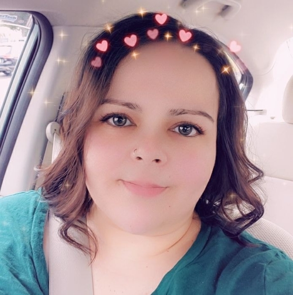 Profile Picture of Ashley Slattery (@ashleyslatz) on Poshmark