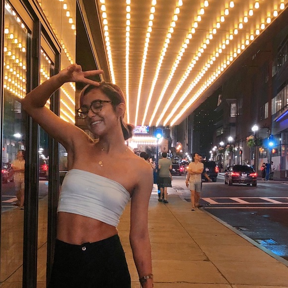 Profile Picture of Amanda Willis (@amandawilliss) on Poshmark