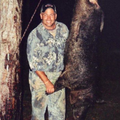 Profile Picture of Tbone (@ThomasVreeland2) on Twitter