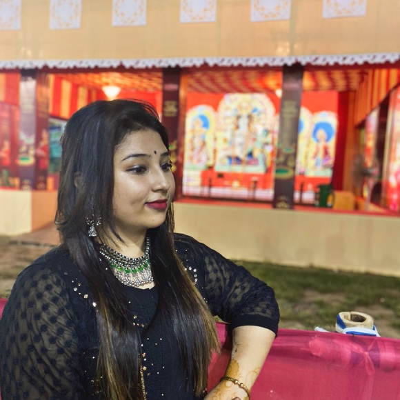 Profile Picture of Ayana Chatterjee (@boosbee) on Poshmark