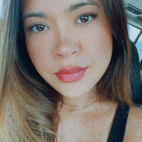 Profile Picture of Meg Adagio (@megadagio) on Poshmark