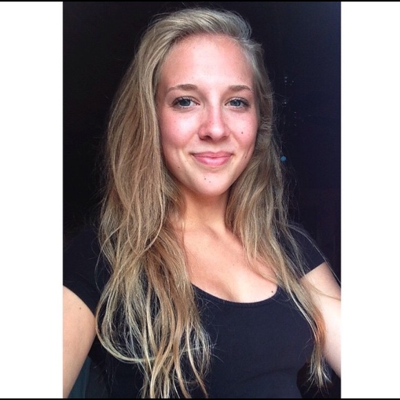 Profile Picture of Hope Willenbrink (@hopewillen21) on Poshmark