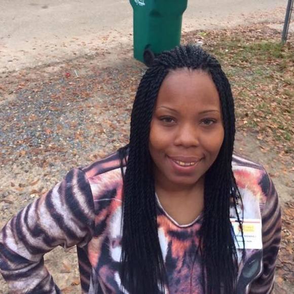 Nikki Holmes - Poshmark Profile Picture of Nikki Holmes (@holmesnikki82) on Poshmark