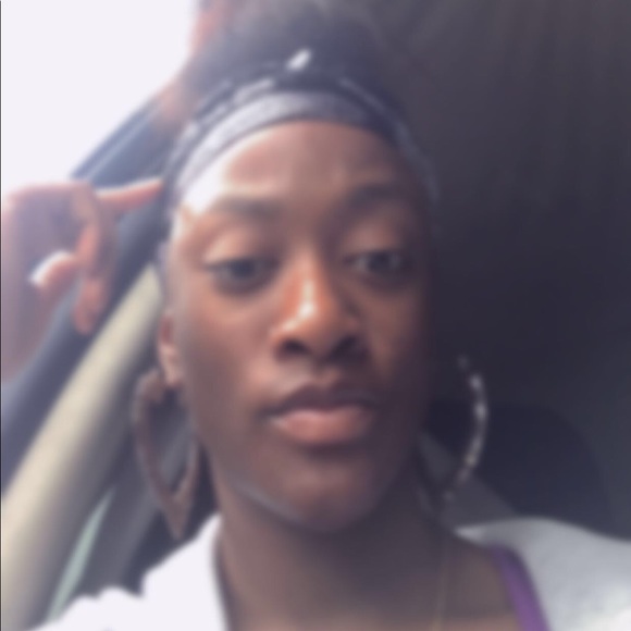 Profile Picture of Mikeyah Mcclung (@mimidionna) on Poshmark