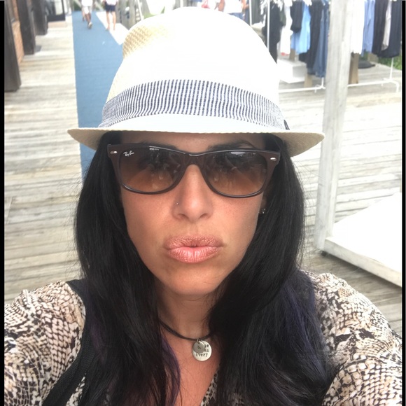 Profile Picture of Francine Aulicino (@frannylew) on Poshmark