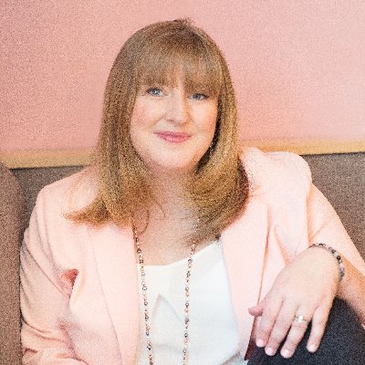 Profile Picture of Suzanne Evans (@PinkDiamondsOS) on Twitter