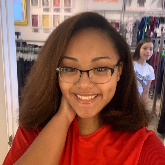 Profile Picture of Senora Gianquinto (@gyvahh) on Poshmark