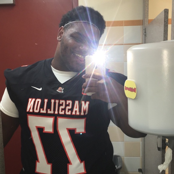 Profile Picture of Emanuel Mcelroy (@emcelroydm39) on Poshmark