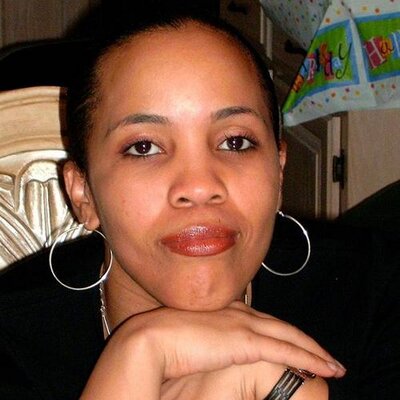 Profile Picture of Rhonda B. Moore (@RhondaBMo) on Twitter