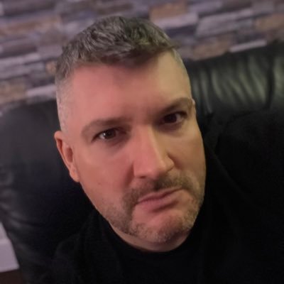 Profile Picture of Chris Thomas (@Chris_Army) on Twitter