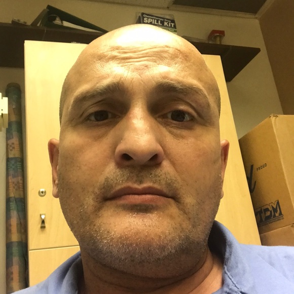 Profile Picture of Raul Otano (@raulotano) on Poshmark