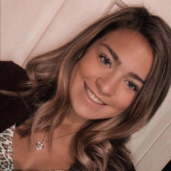 Profile Picture of Katelyn Moebius (@katelynmoebius) on Poshmark