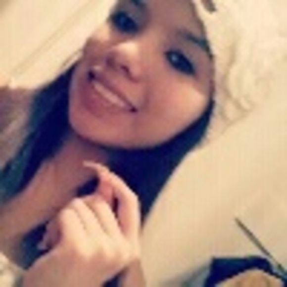 Zaira Renovato - Poshmark Profile Picture of Zaira Renovato (@zaira95) on Poshmark