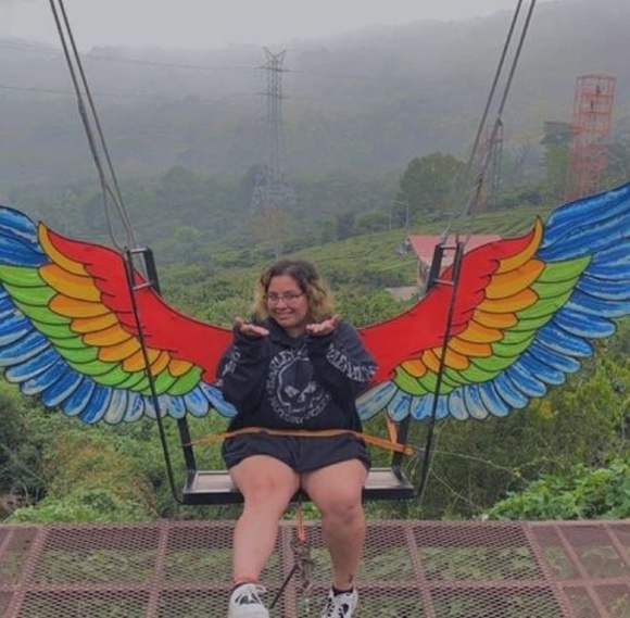 Profile Picture of Jazmin Erives (@jazminerives99) on Poshmark