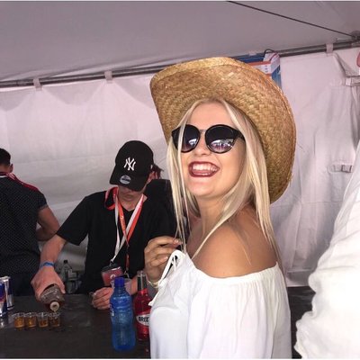 Profile Picture of Courtney Caroline Vr (@courtneyvanRooy) on Twitter
