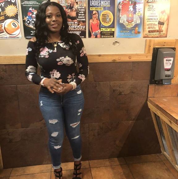 Profile Picture of Jodian Burton (@jodian89) on Poshmark