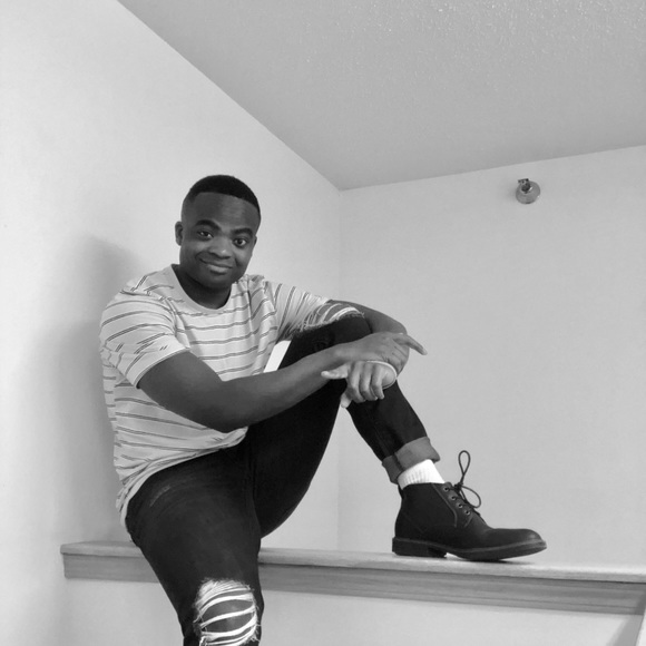 Profile Picture of Ronald Joe (@ronny___d) on Poshmark