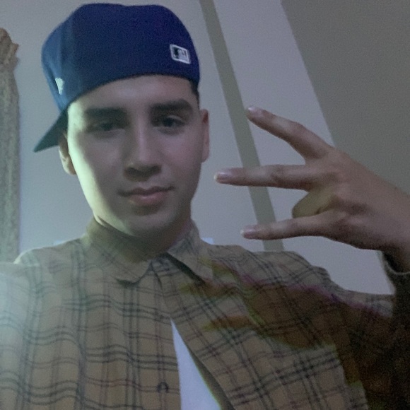 Profile Picture of Steve Aguilar (@steven_ag88) on Poshmark