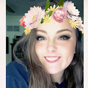 Profile Picture of Carly Foster (@HiGuysItsCarly) on Youtube