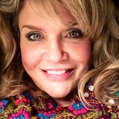 Profile Picture of Lisa Clapp (@LisaClappWW2) on Twitter