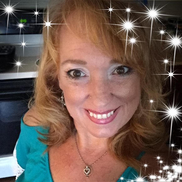 Profile Picture of Debbie Cook (@dcooknsc) on Poshmark