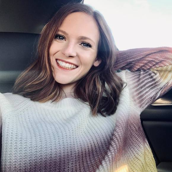 Profile Picture of Rachel Hook (@16allenra) on Poshmark