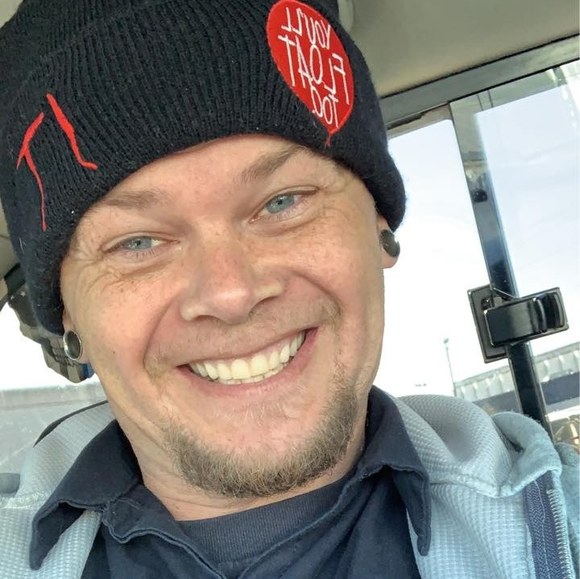 Profile Picture of Robert Jarvis (@turdlo25) on Poshmark