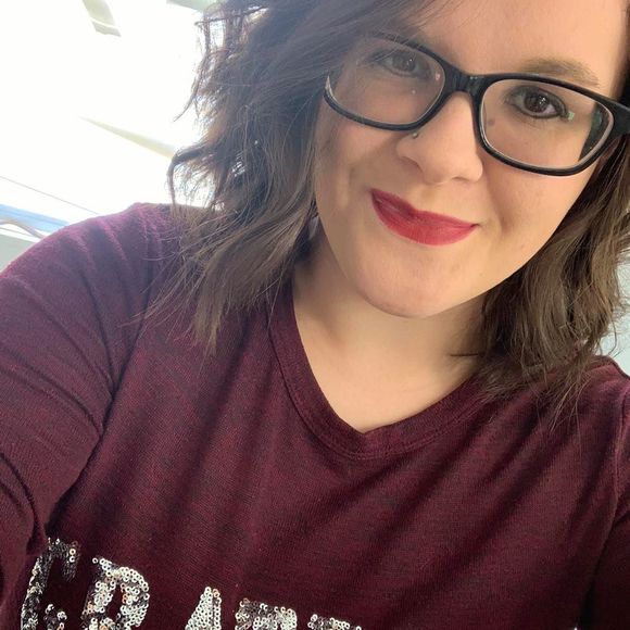 Profile Picture of Skylar Carter (@skylar_carter) on Poshmark