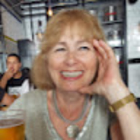 Profile Picture of Sura Bindman (@suranyc) on Poshmark