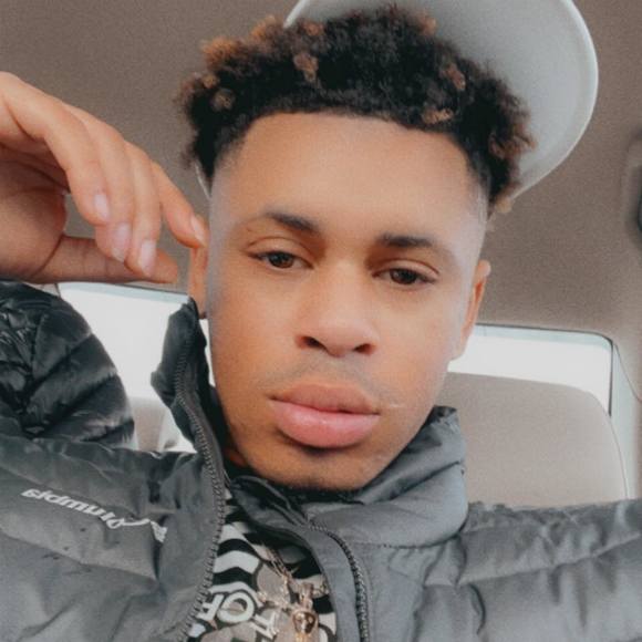 Andre Burgess - Poshmark Profile Picture of Andre Burgess (@kidpraada) on Poshmark