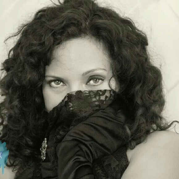 Profile Picture of Virginia Ochoa-hobbs (@ginntonic) on Poshmark