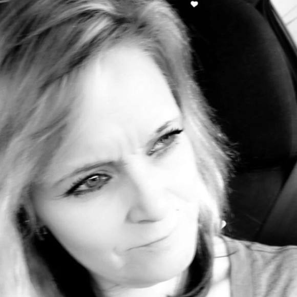 Profile Picture of Phyllis Rasmussen (@razzz12day) on Poshmark
