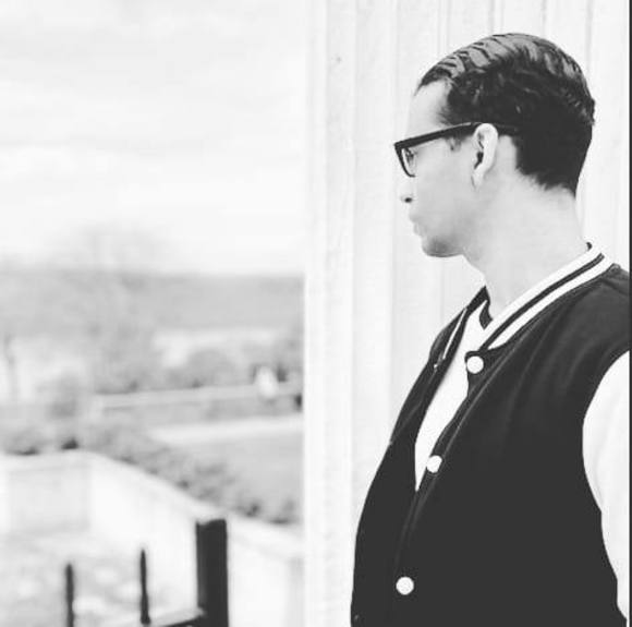 Profile Picture of Luis Perea (@lperea1993) on Poshmark