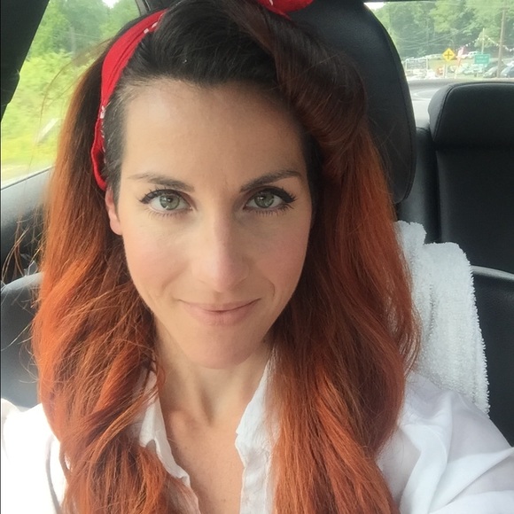 Profile Picture of Ashley Giannetto (@ashleyg5) on Poshmark