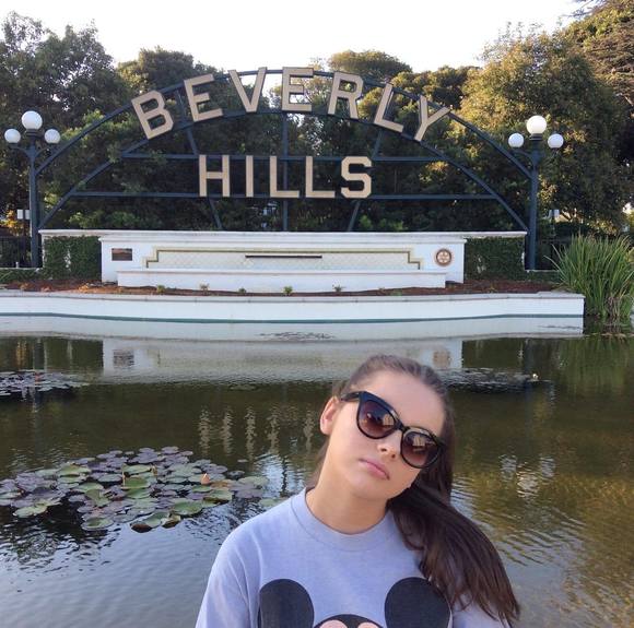 Profile Picture of Bronte Beardmore (@brontebeardmore) on Poshmark