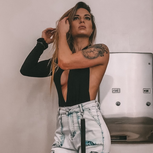 Profile Picture of Victoria Mcmurrain (@vnmcmurr1024) on Poshmark